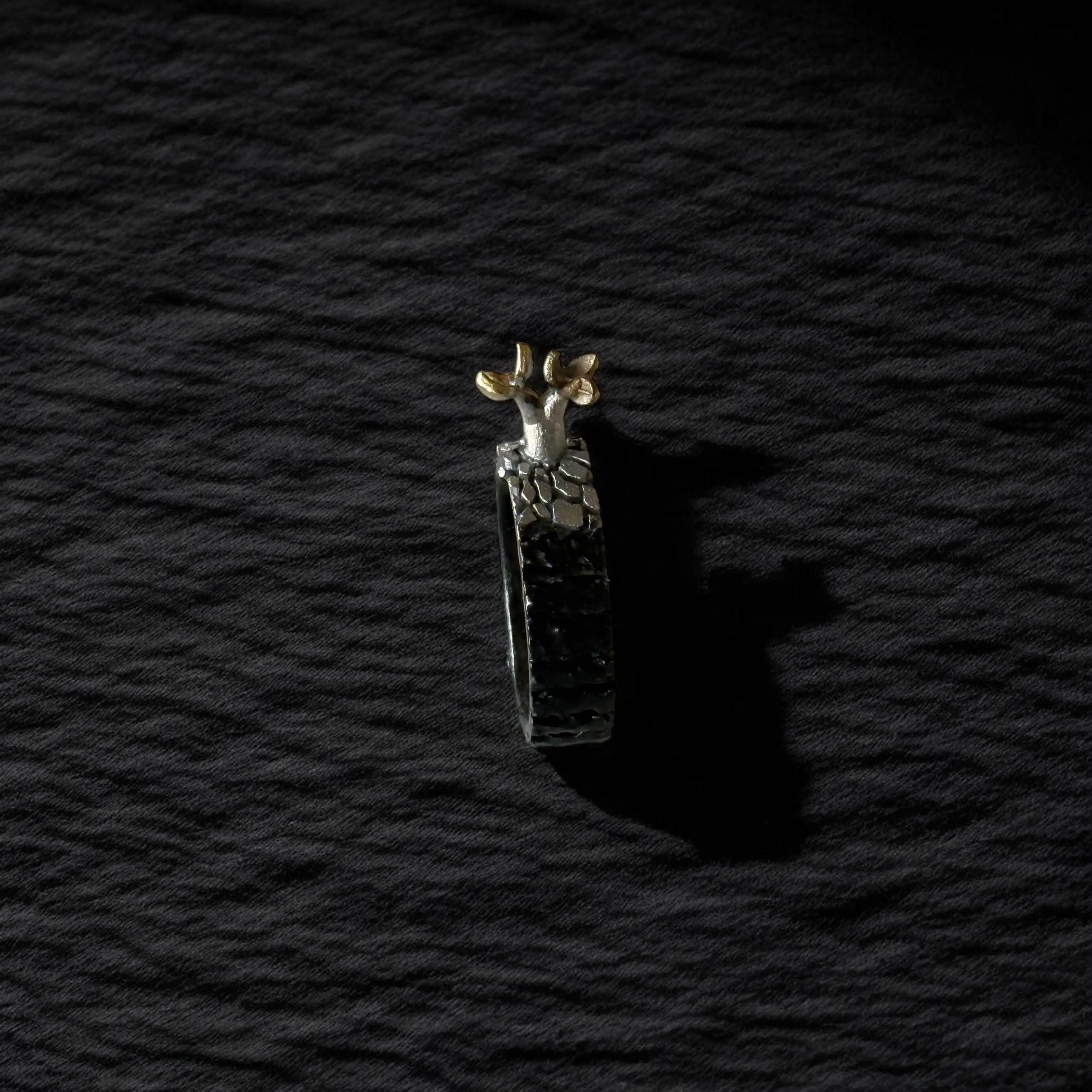 Anillo Brote de herida — Plata