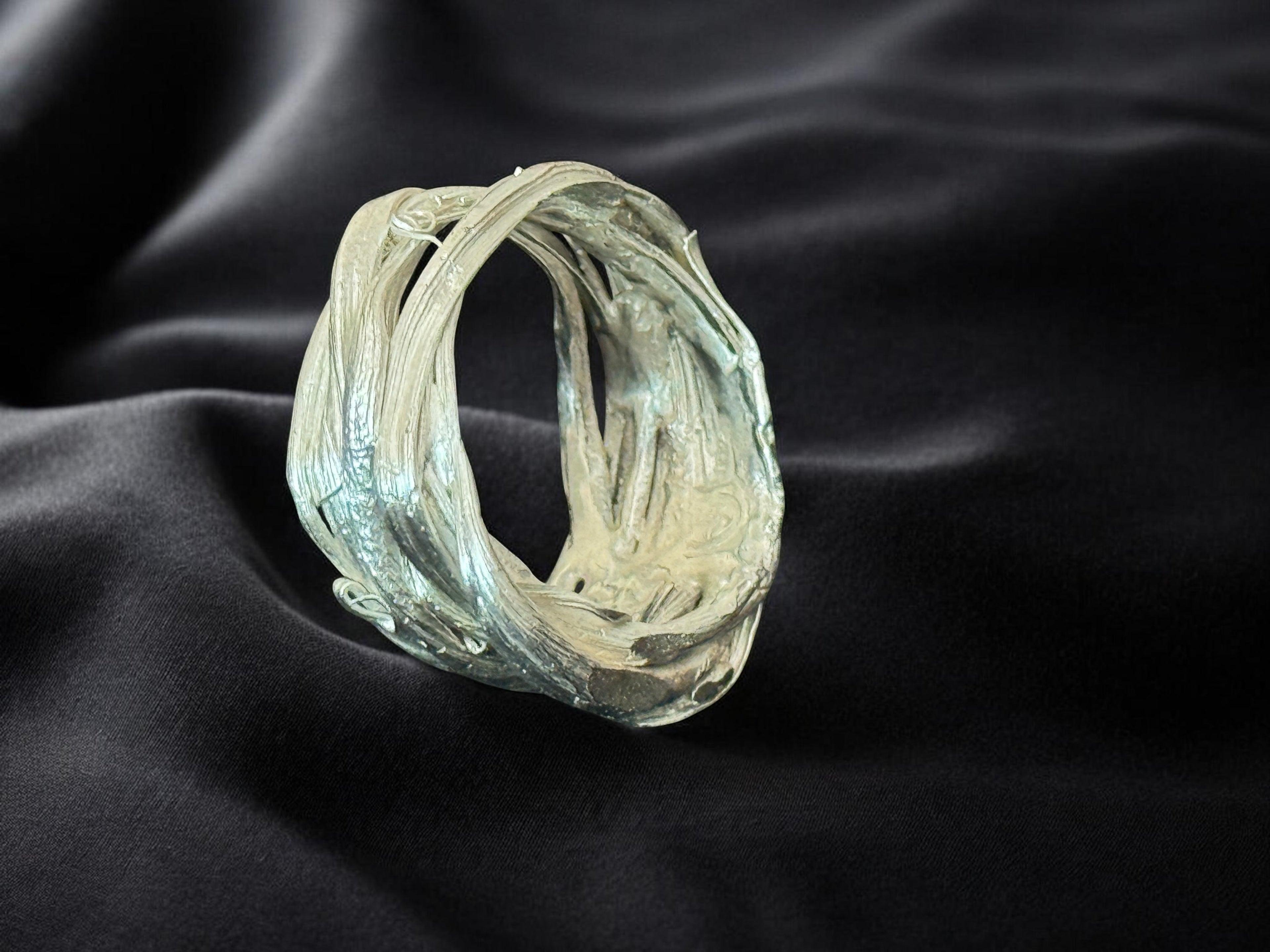 Anillo Amami