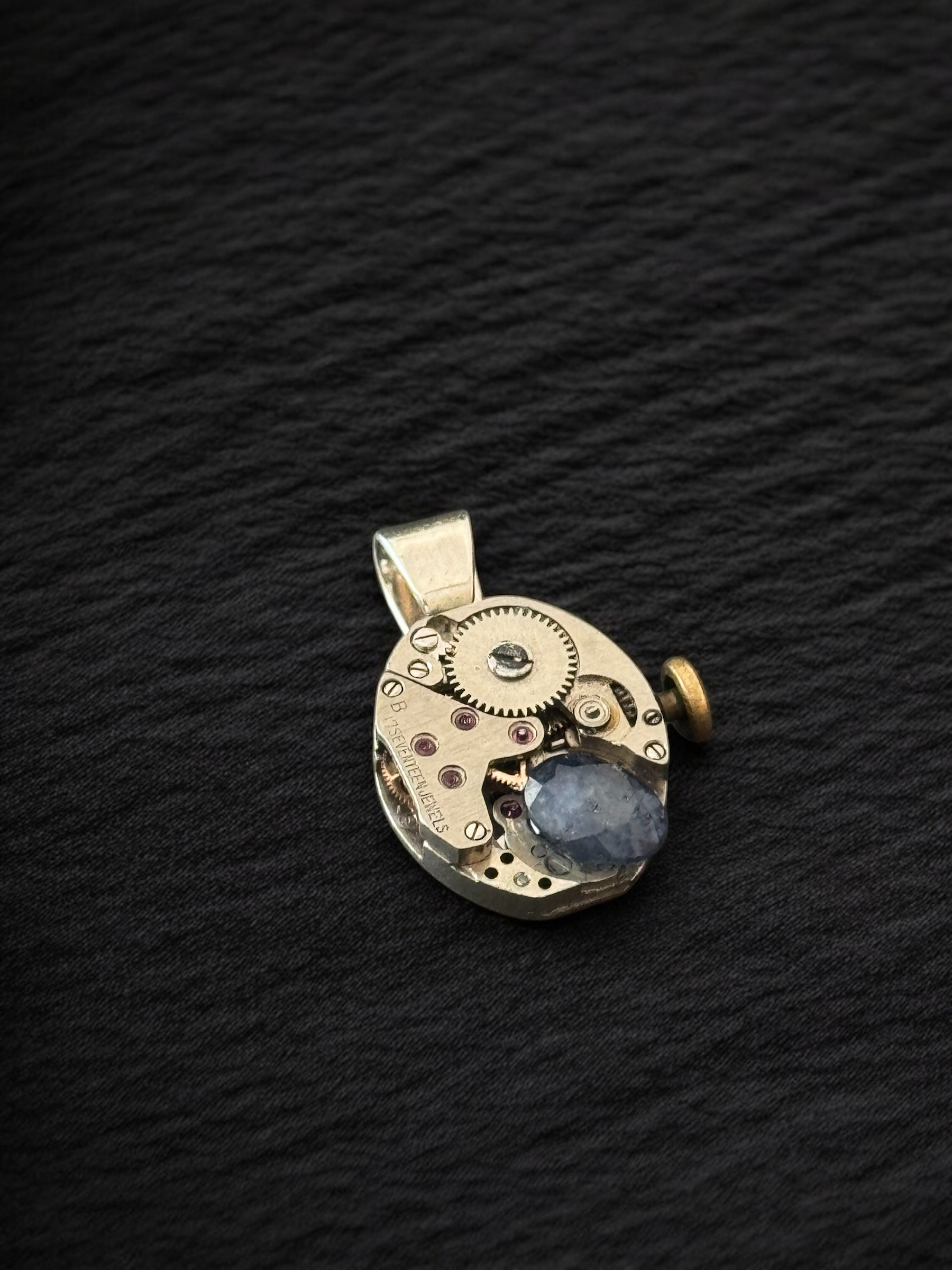 Dije reloj Zafiro facetado