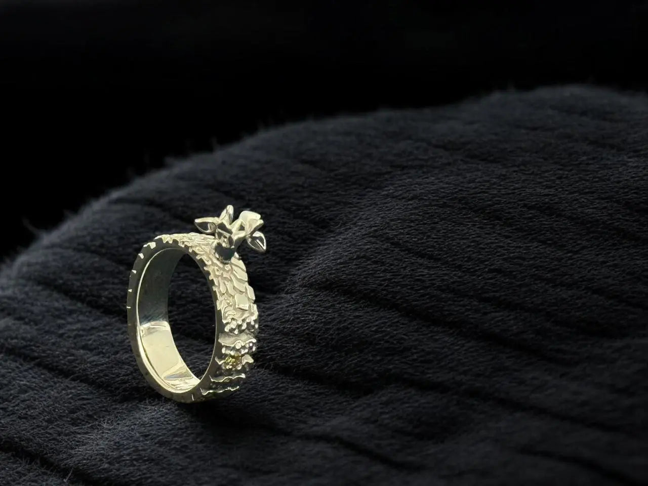 Anillo Brote de herida — Oro blanco