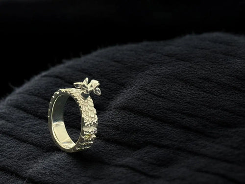 Anillo Brote de herida — Oro blanco