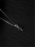 Collar de Cruz con Zafiros