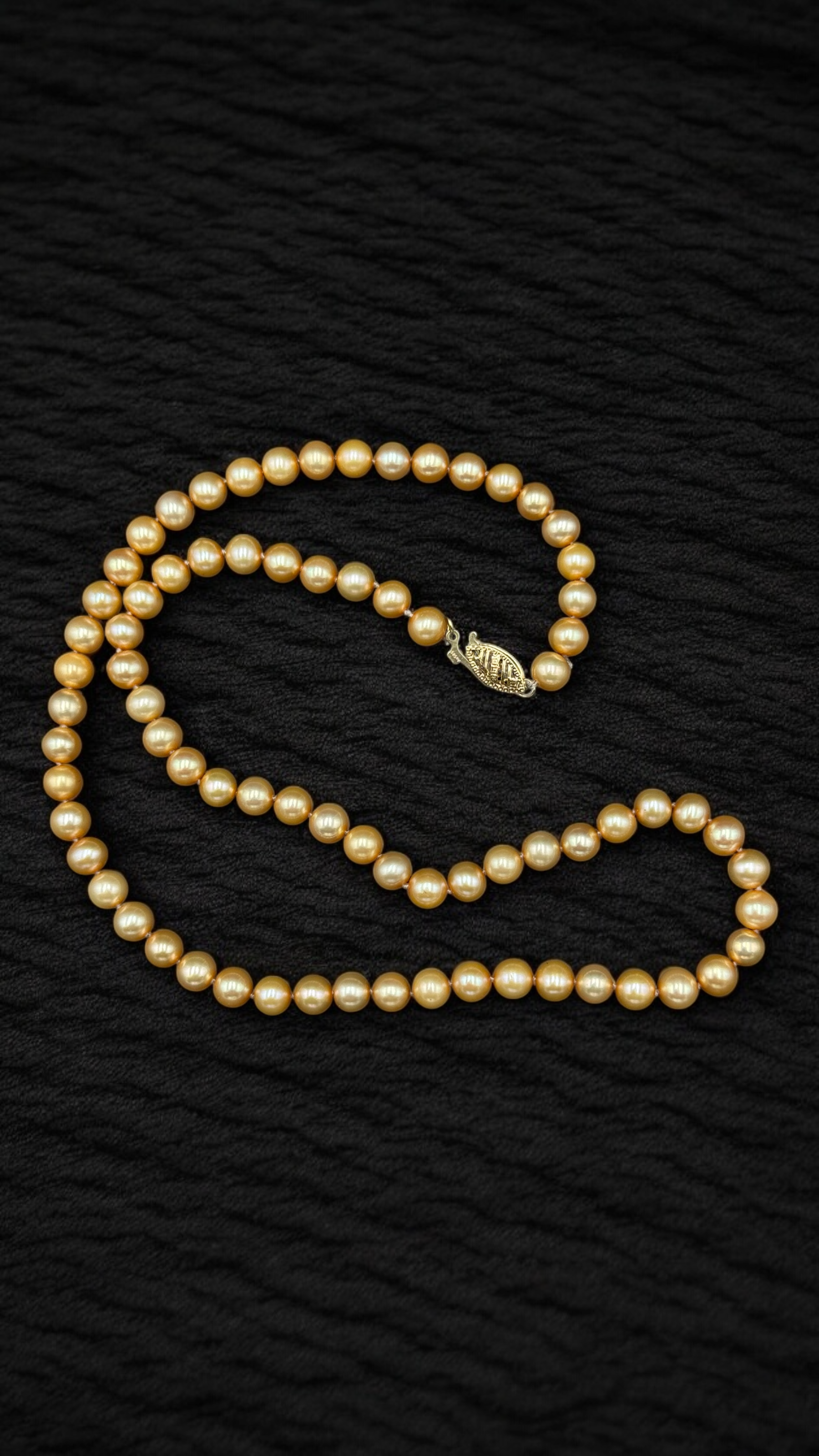 Collar de perlas naranjas