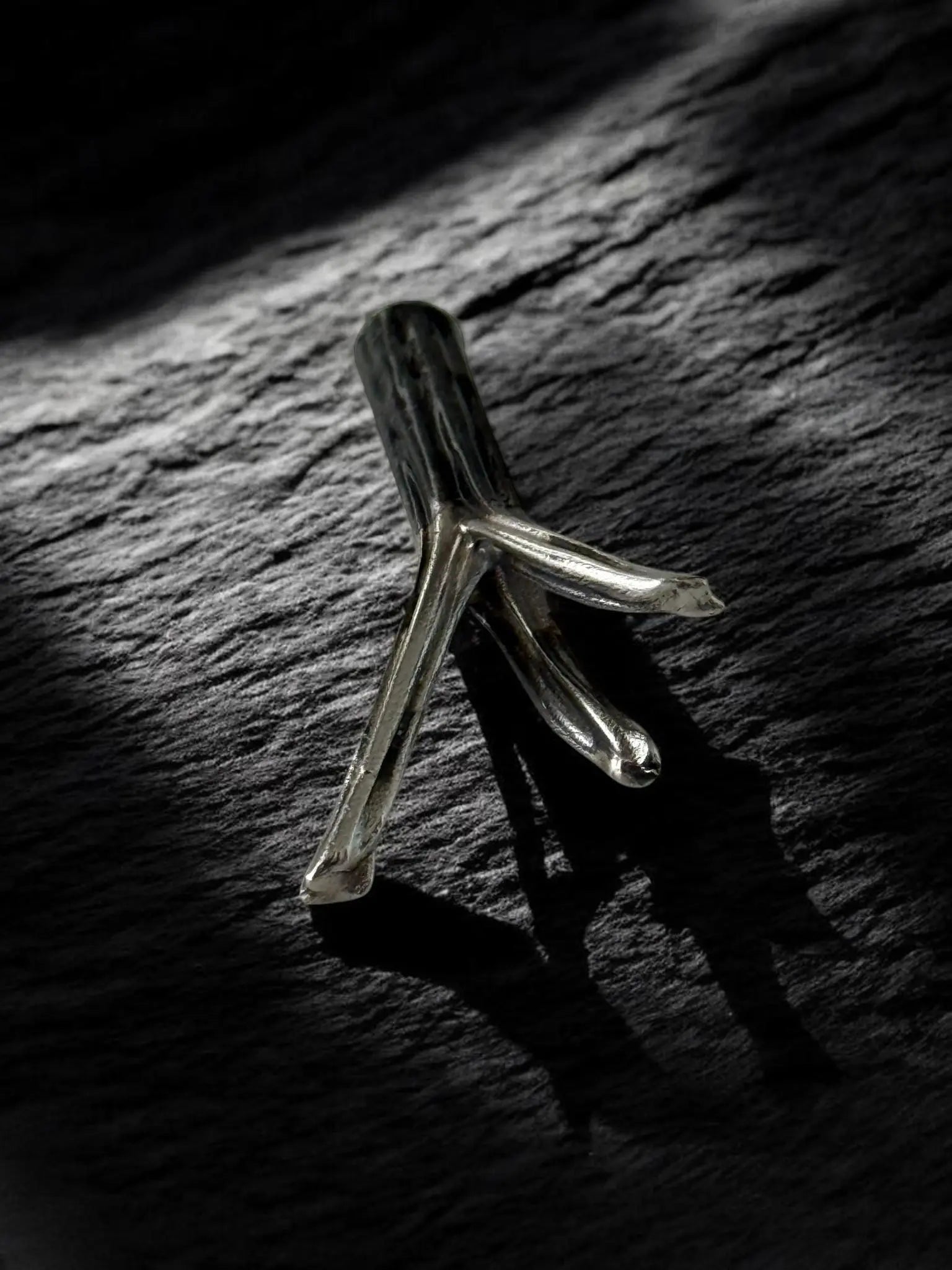 Dije Tótem de ceniza — Plata