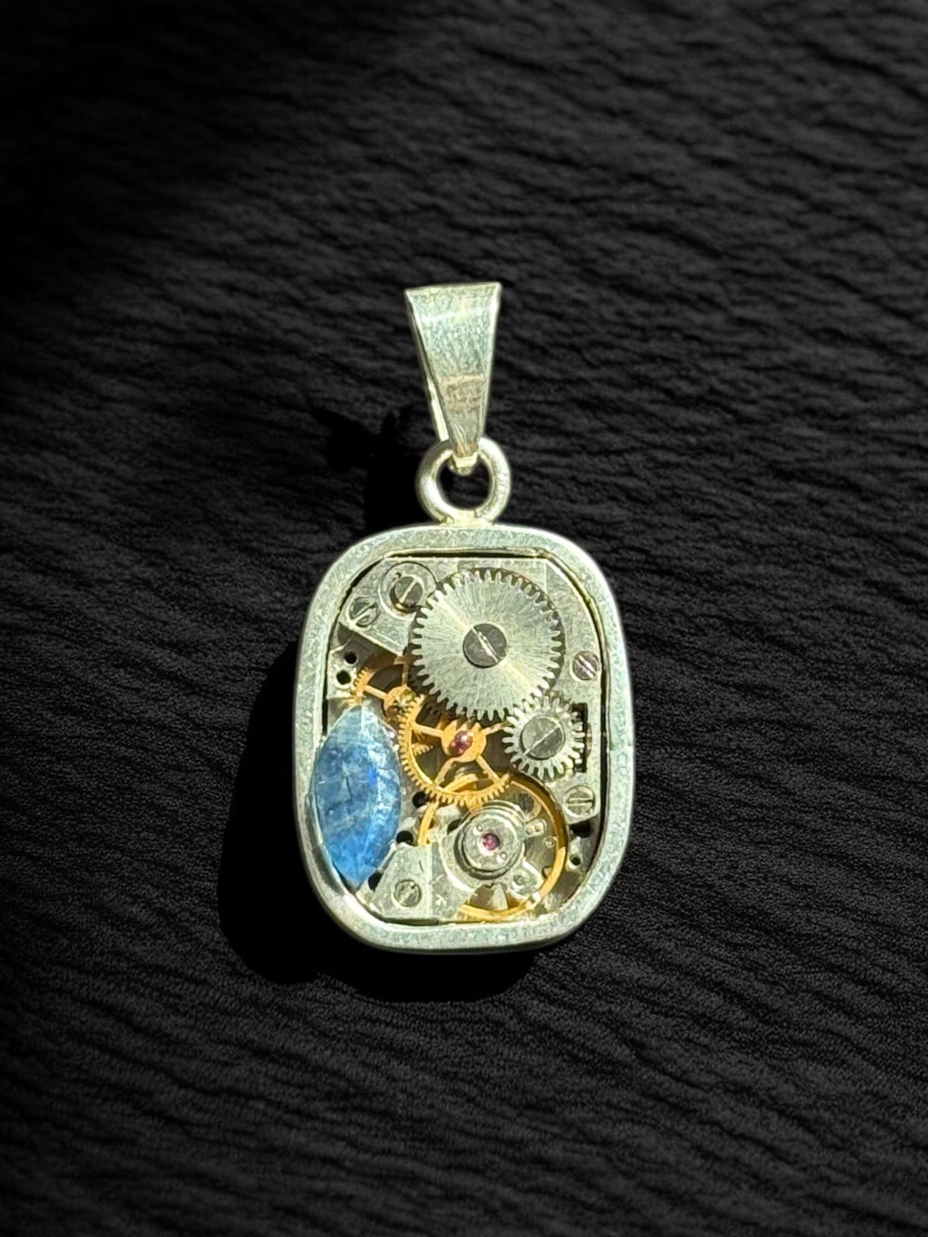 Dije reloj Zafiro Marquis