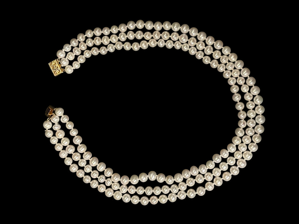Collar de perlas cultivadas triple vuelta