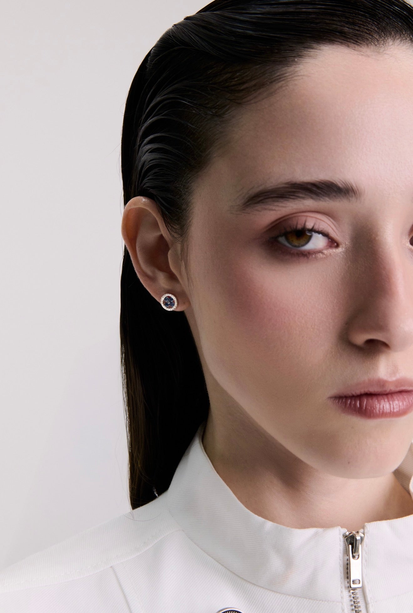 Aretes trébol zafiros y diamantes en oro