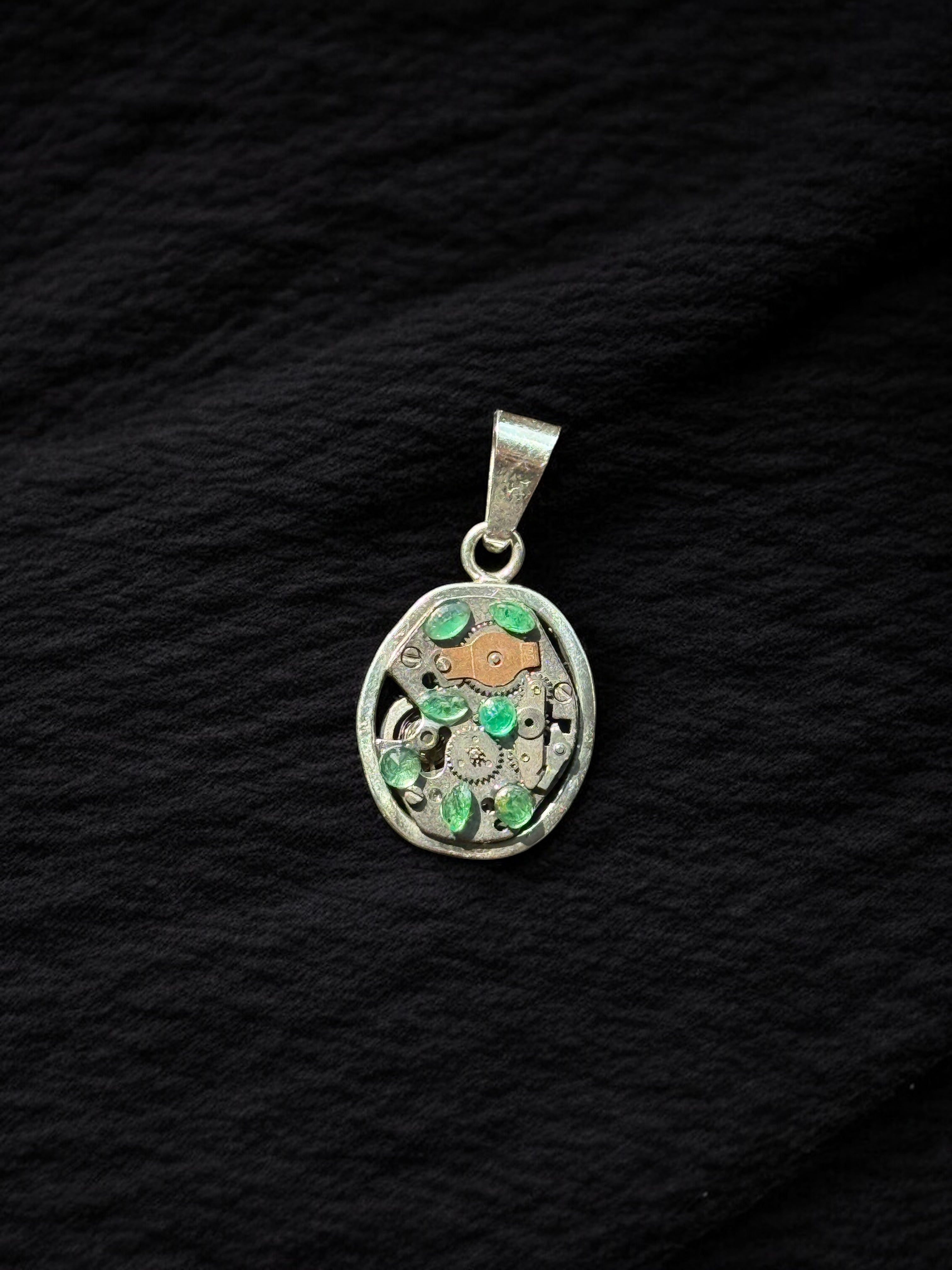 Dije reloj esmeraldas marquise con ovales