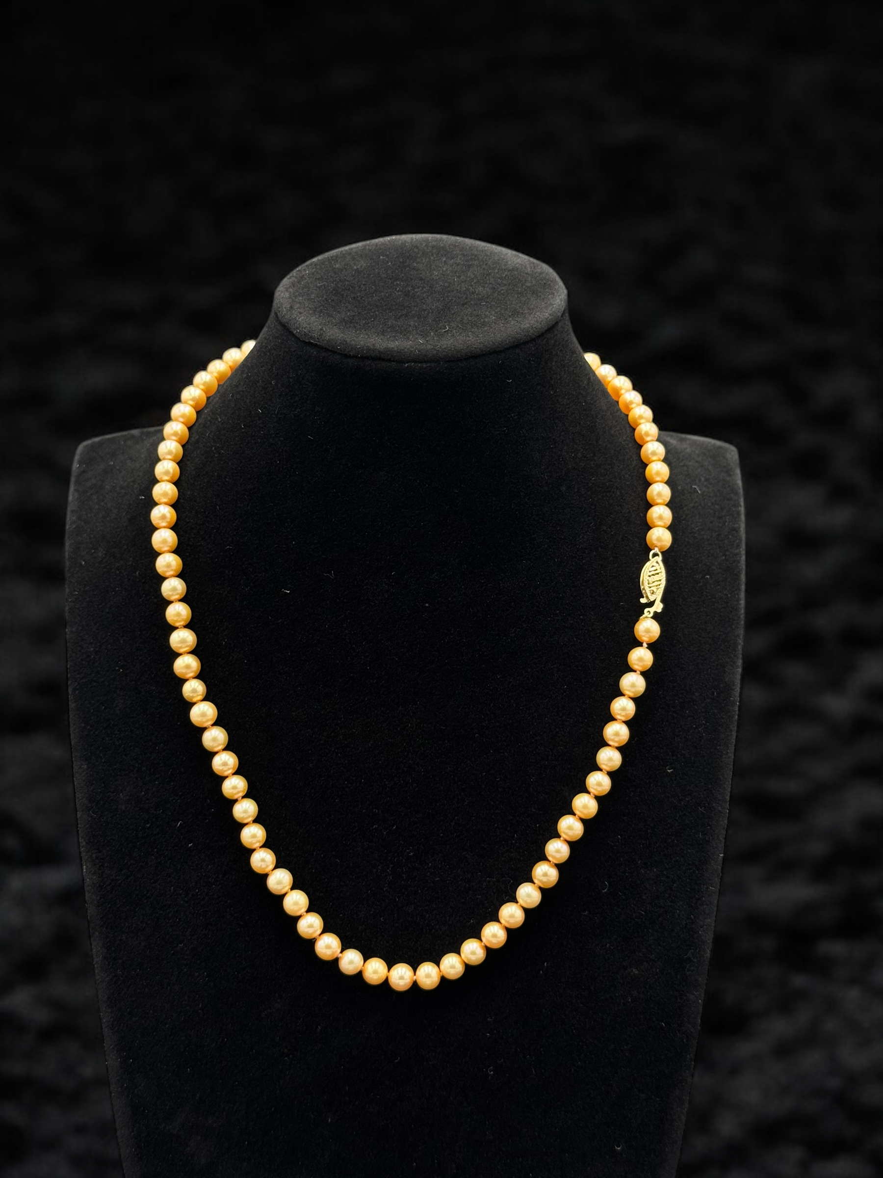 Collar de perlas naranjas