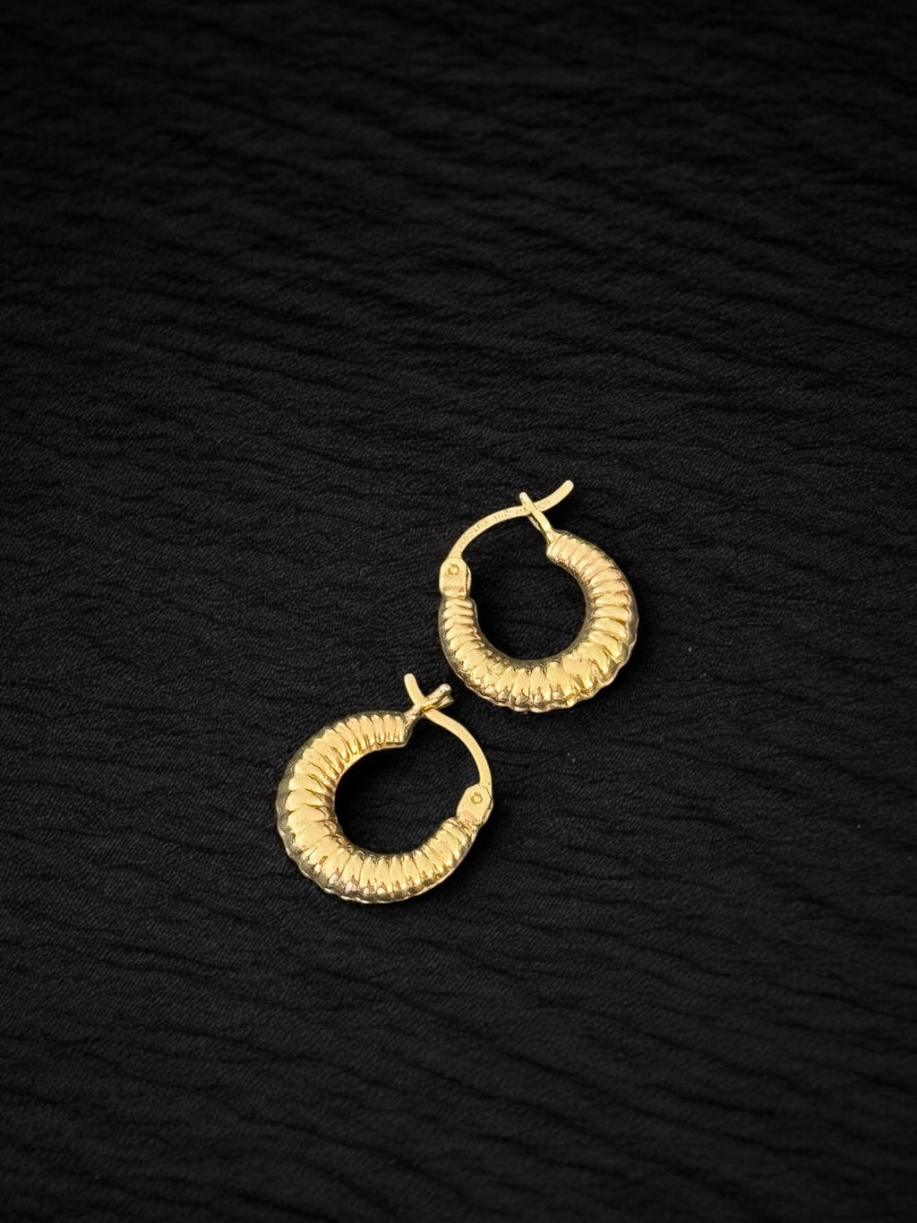 Arracadas conntextura en oro