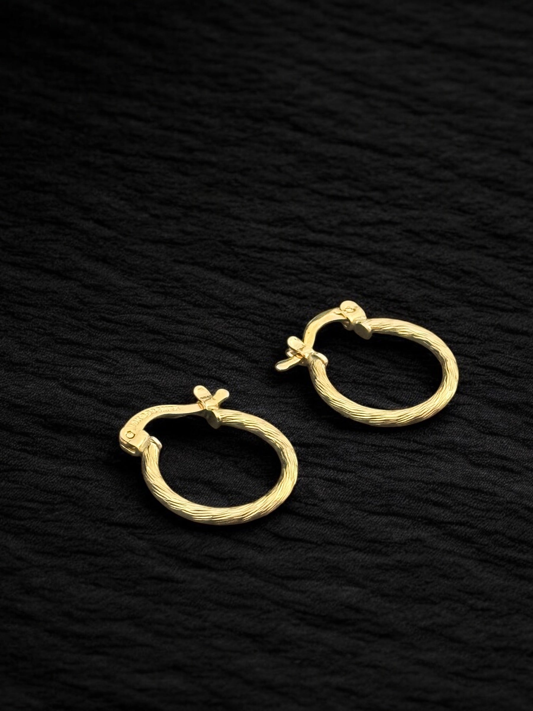 Arracadas simples en oro