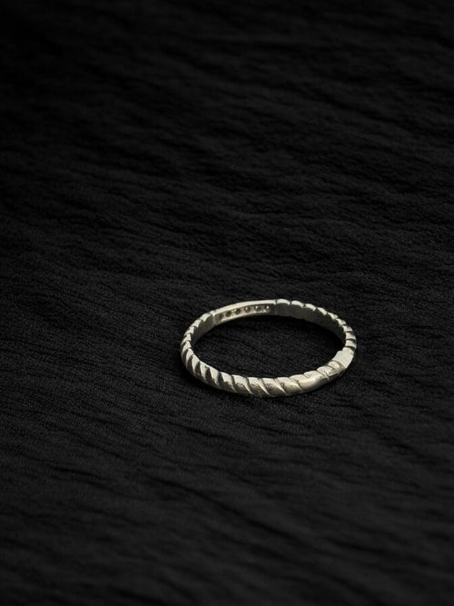 Anillo oro blanco simple