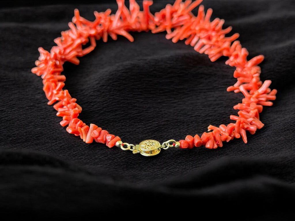 Collar de coral broche oro