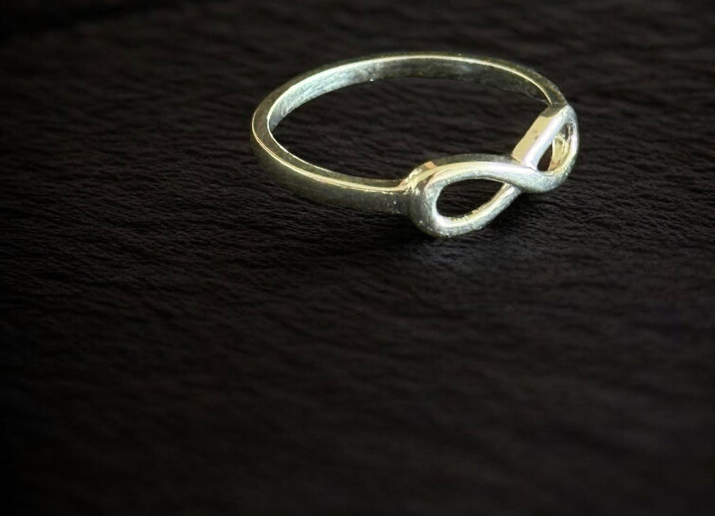 Anillo infinito oro blanco