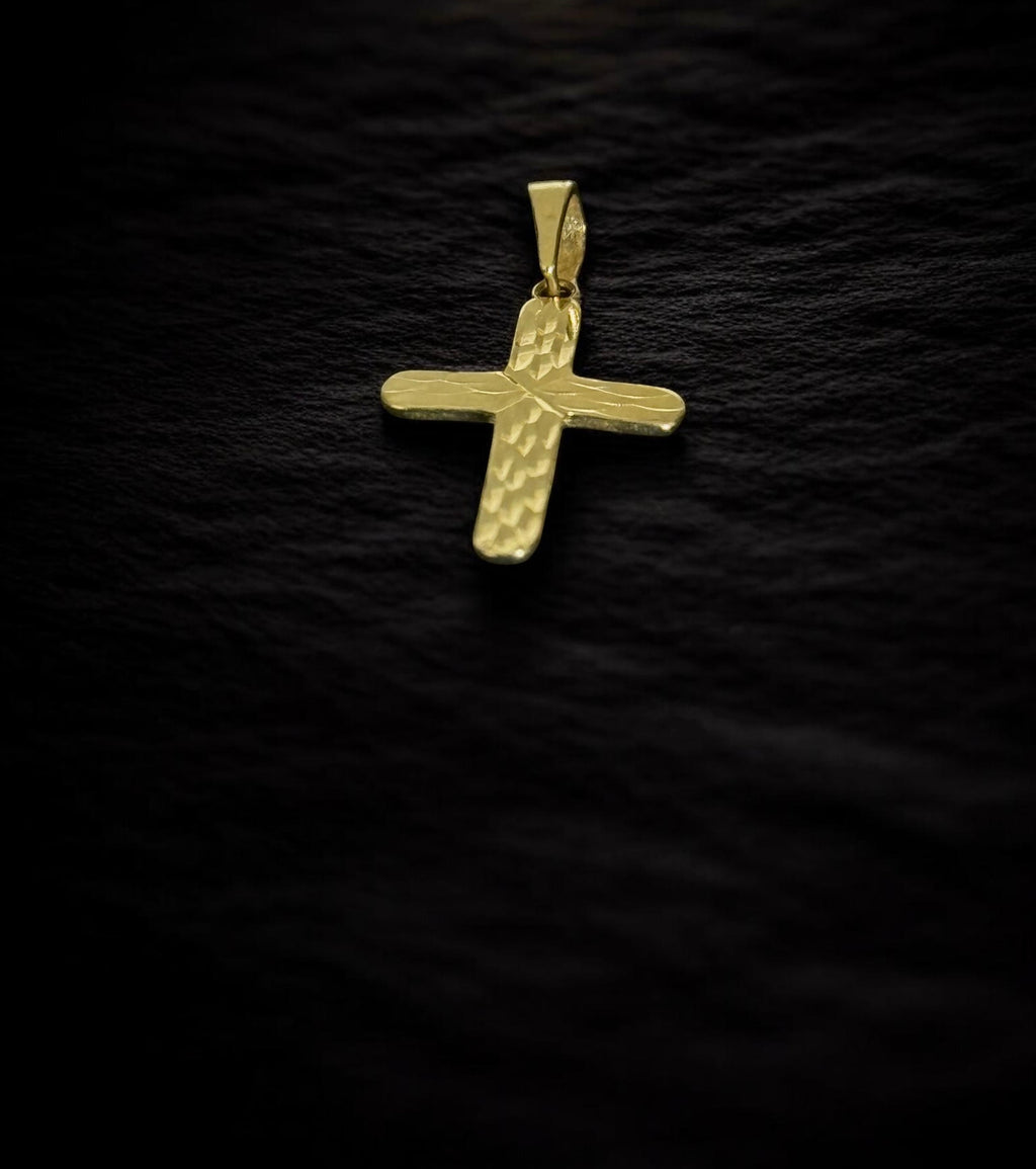 Cruz oro martillada