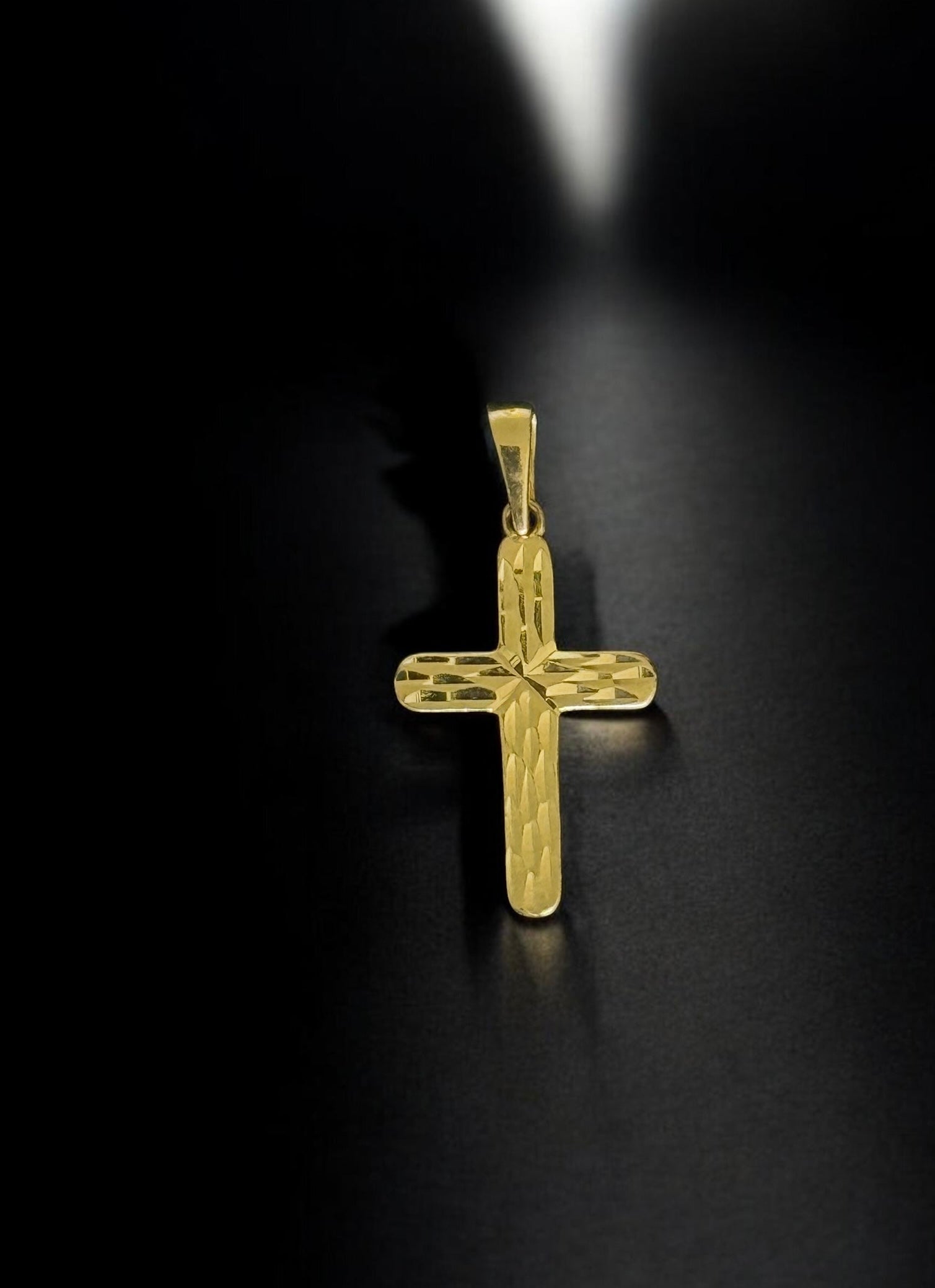 Cruz oro martillada