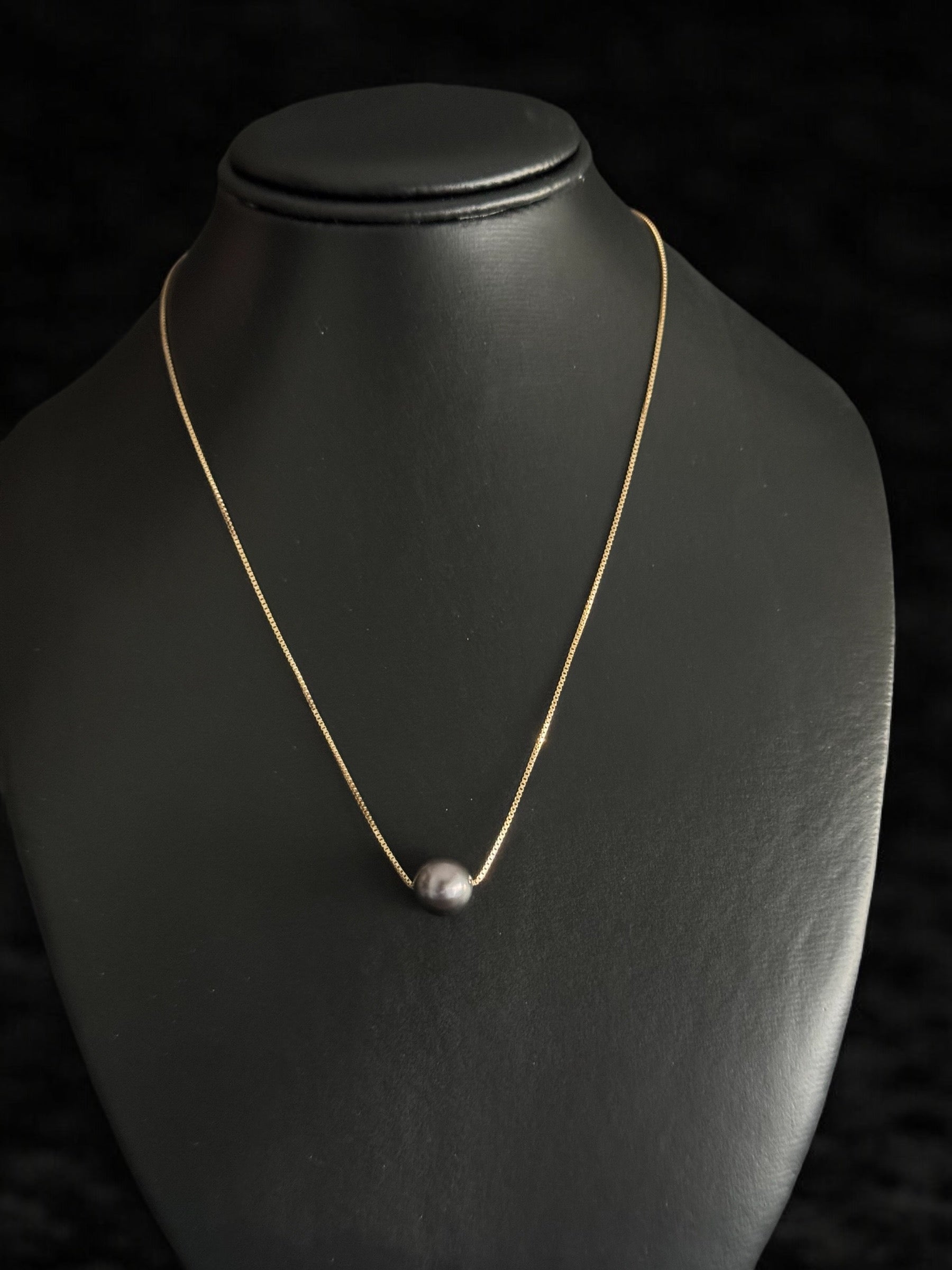 Collar con perla tahitiana en oro