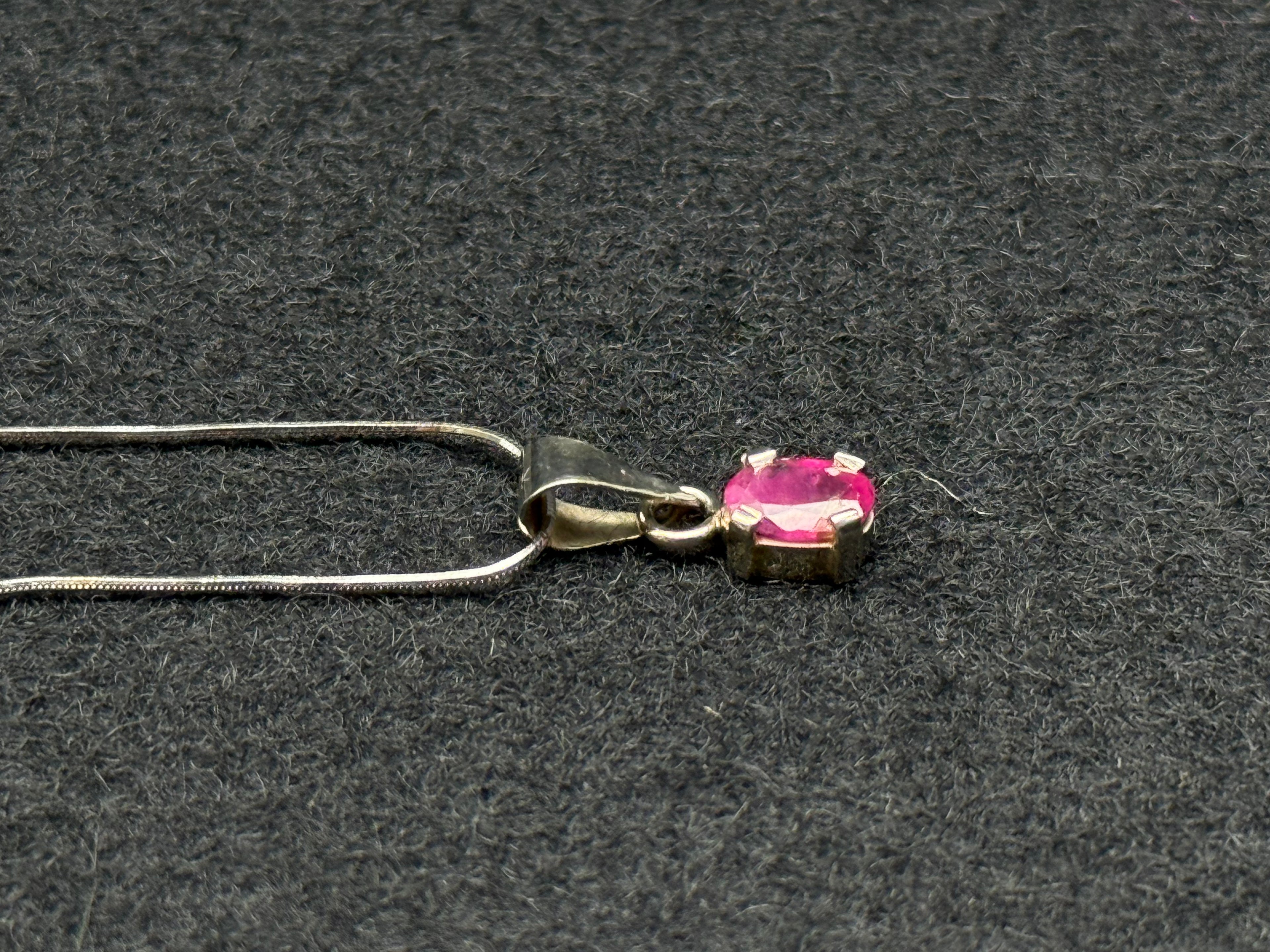 Collar rubí en oro