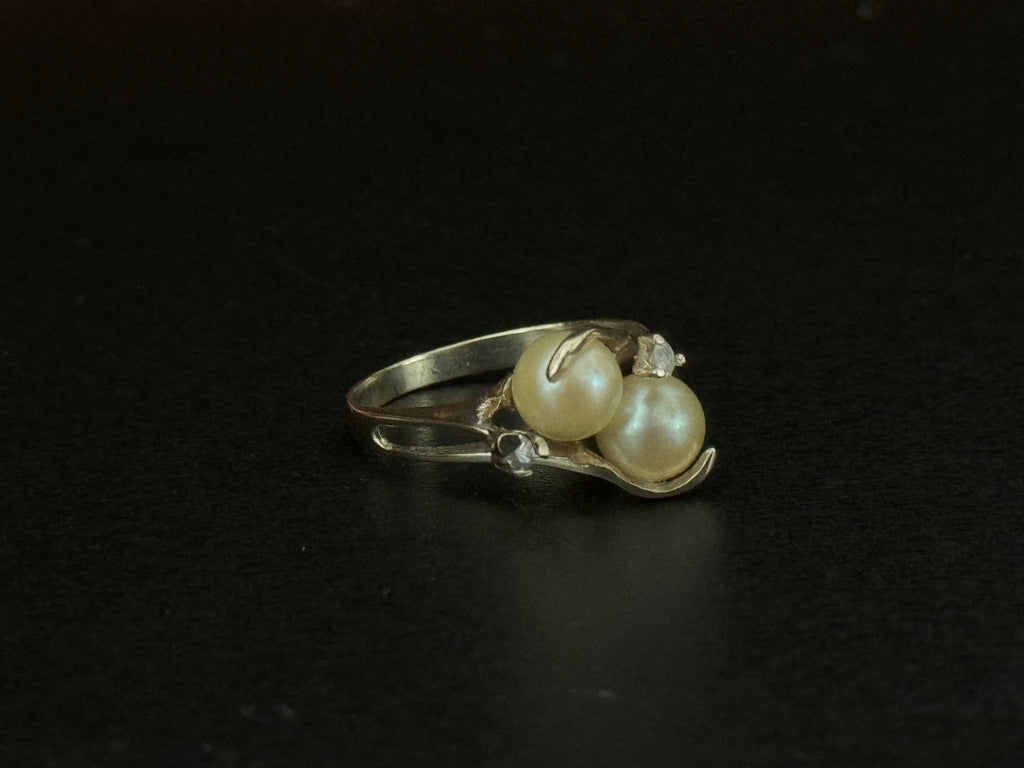Anillo perlas con diamantes