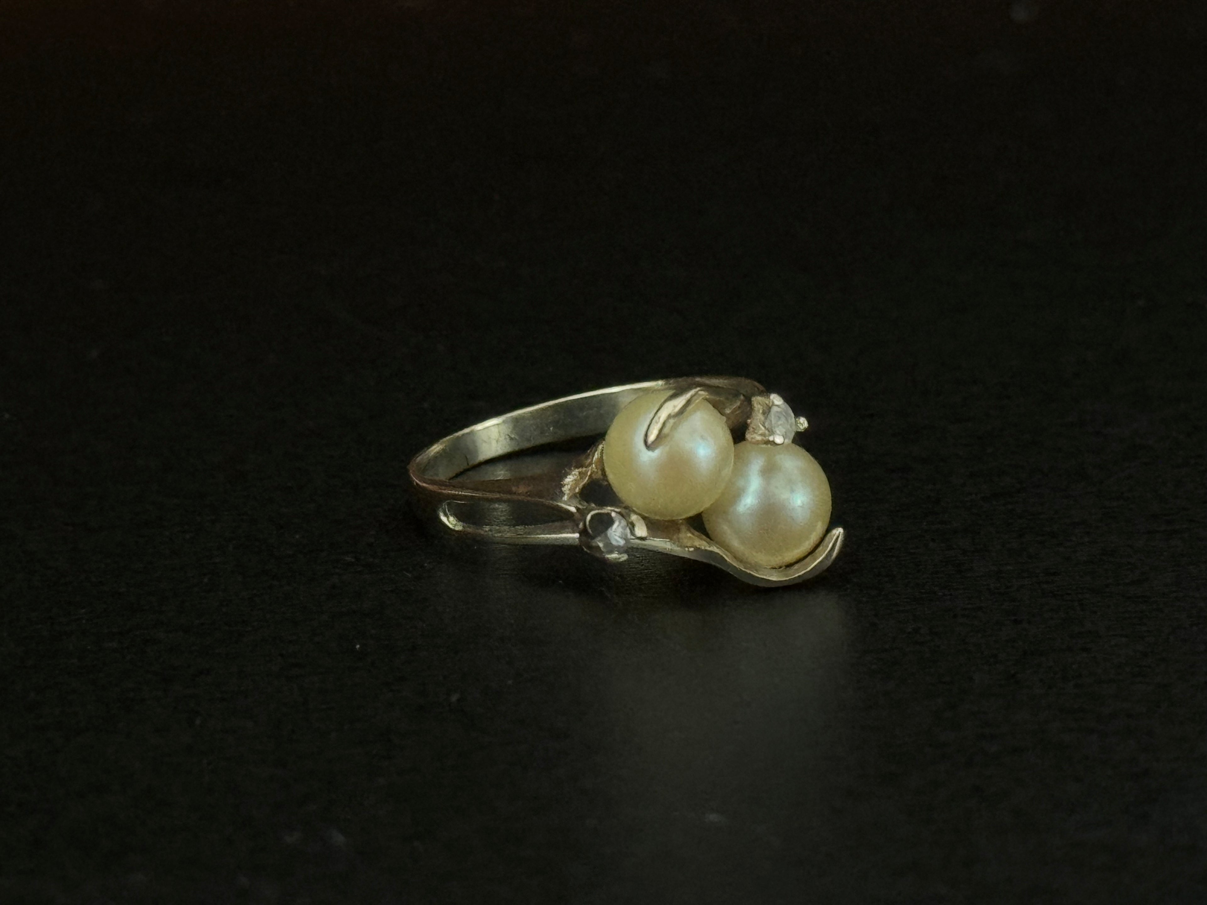 Anillo perlas con diamantes