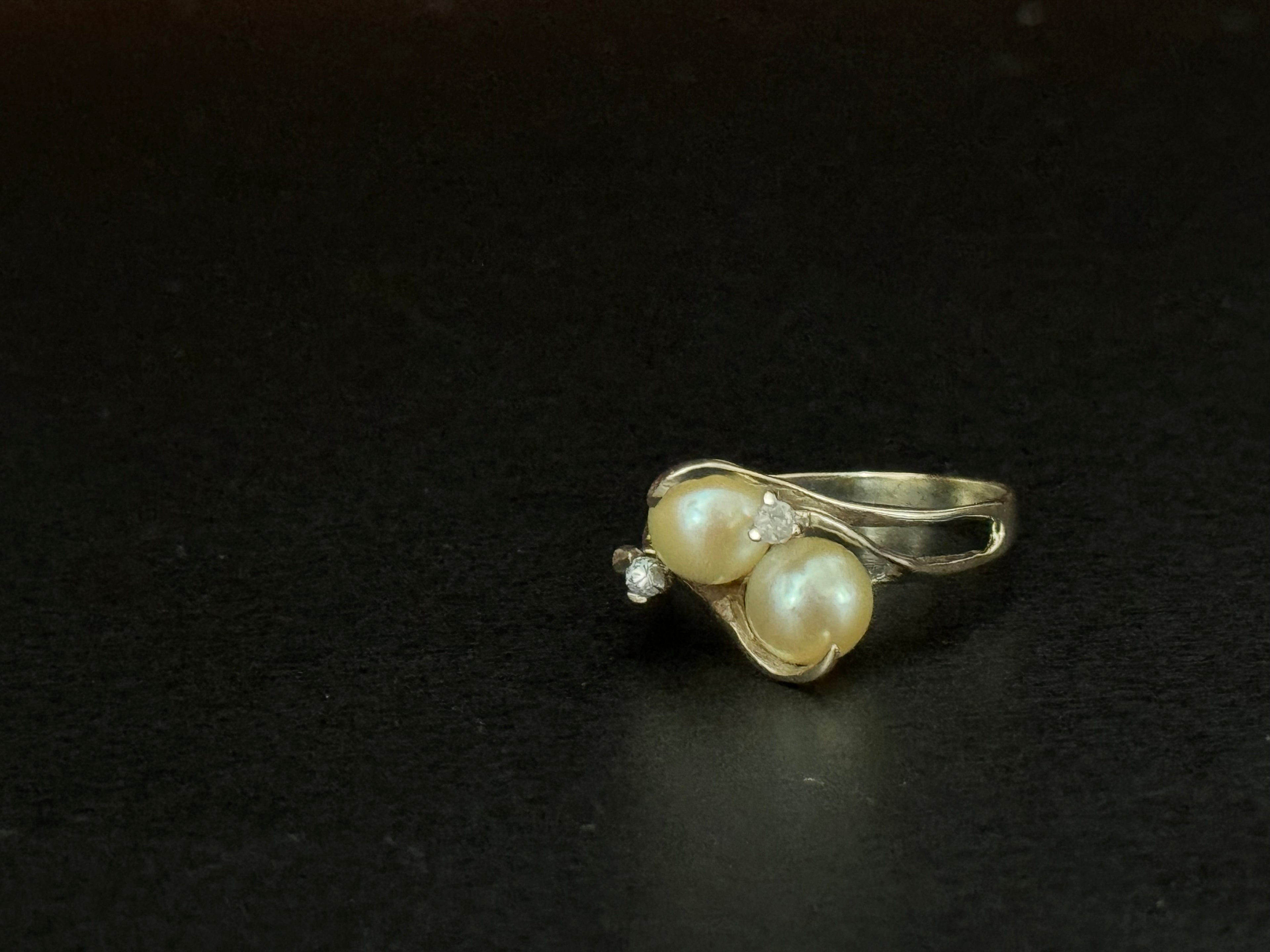 Anillo perlas con diamantes