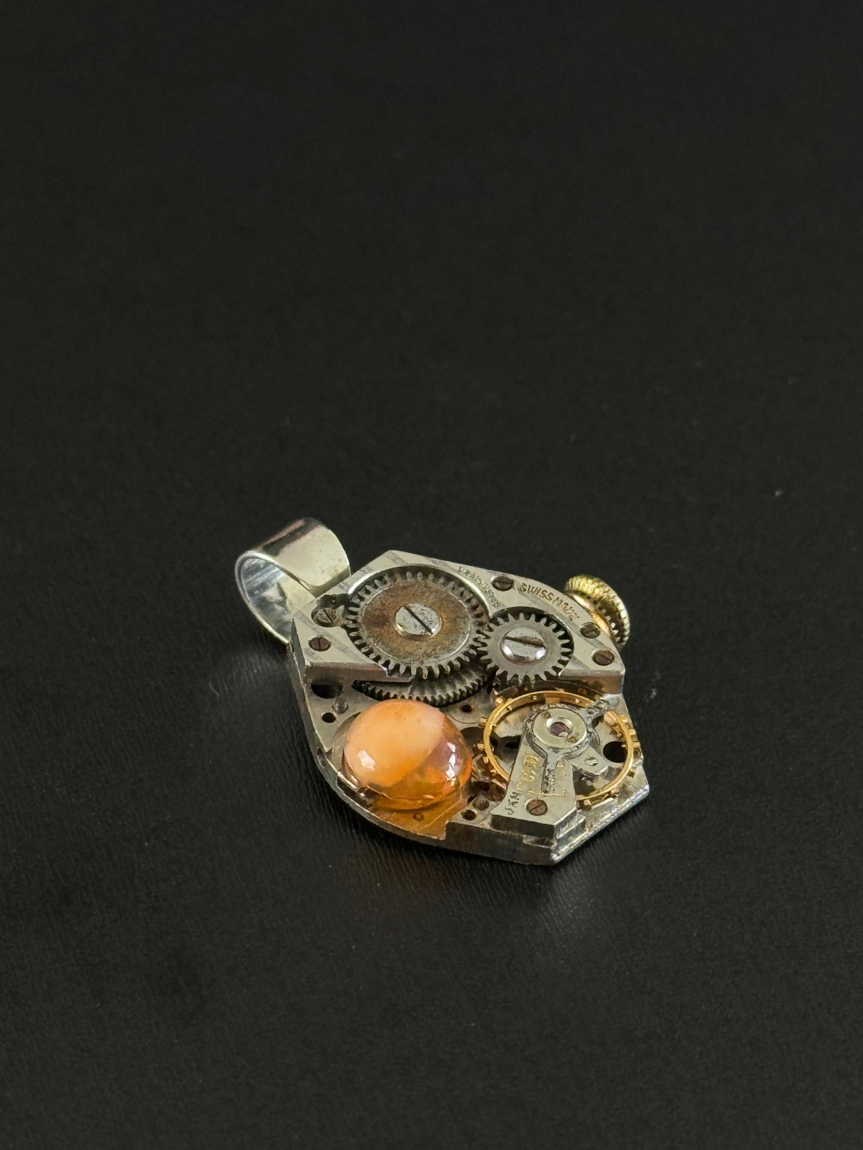 Dije reloj  Ópalo  de magdalena .1