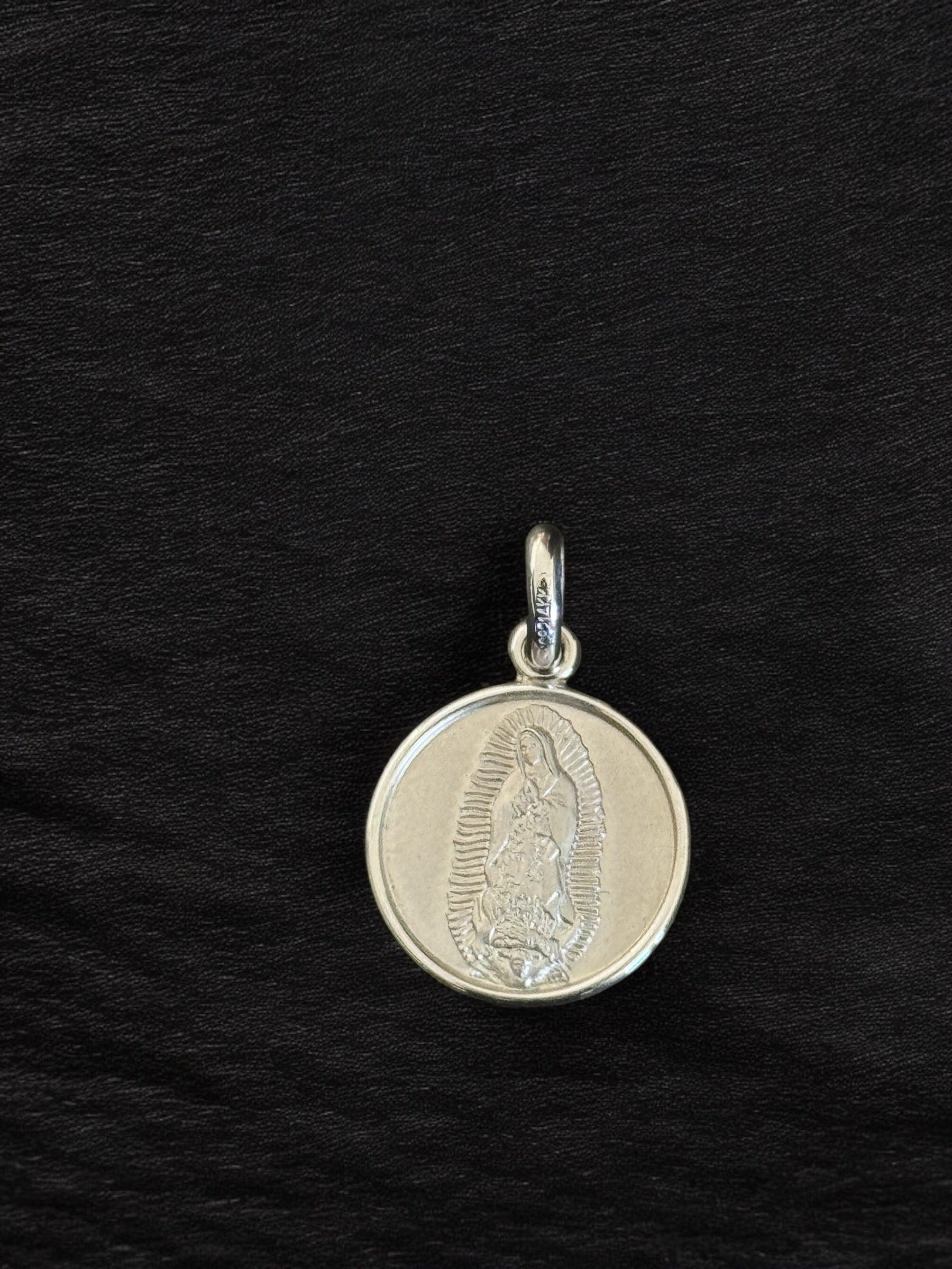 Dije virgen de Guadalupe oro