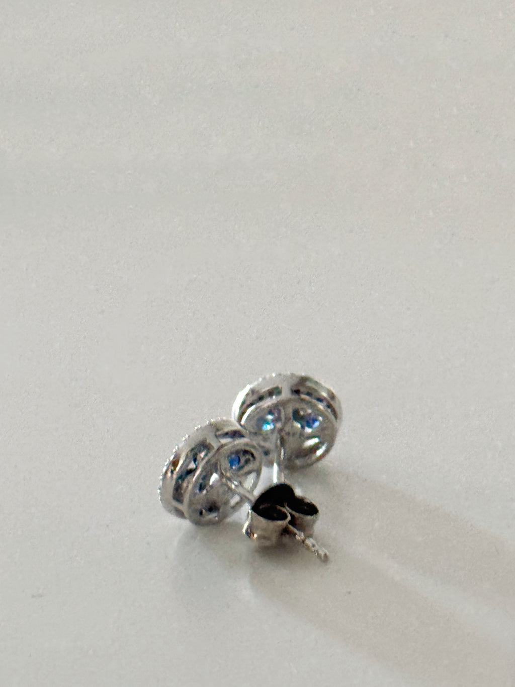 Aretes trébol zafiros y diamantes en oro