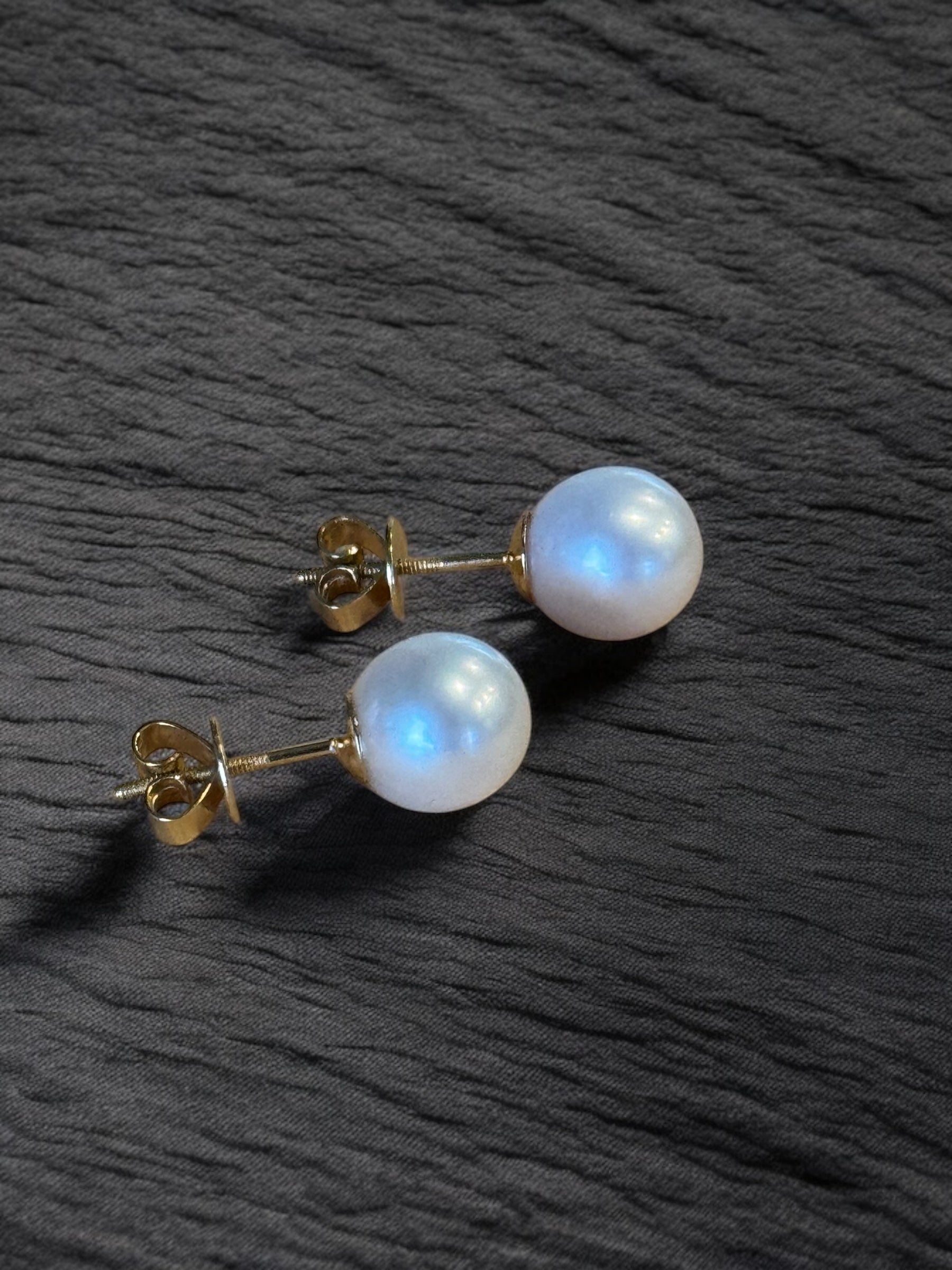 Aretes solitarios perla en oro
