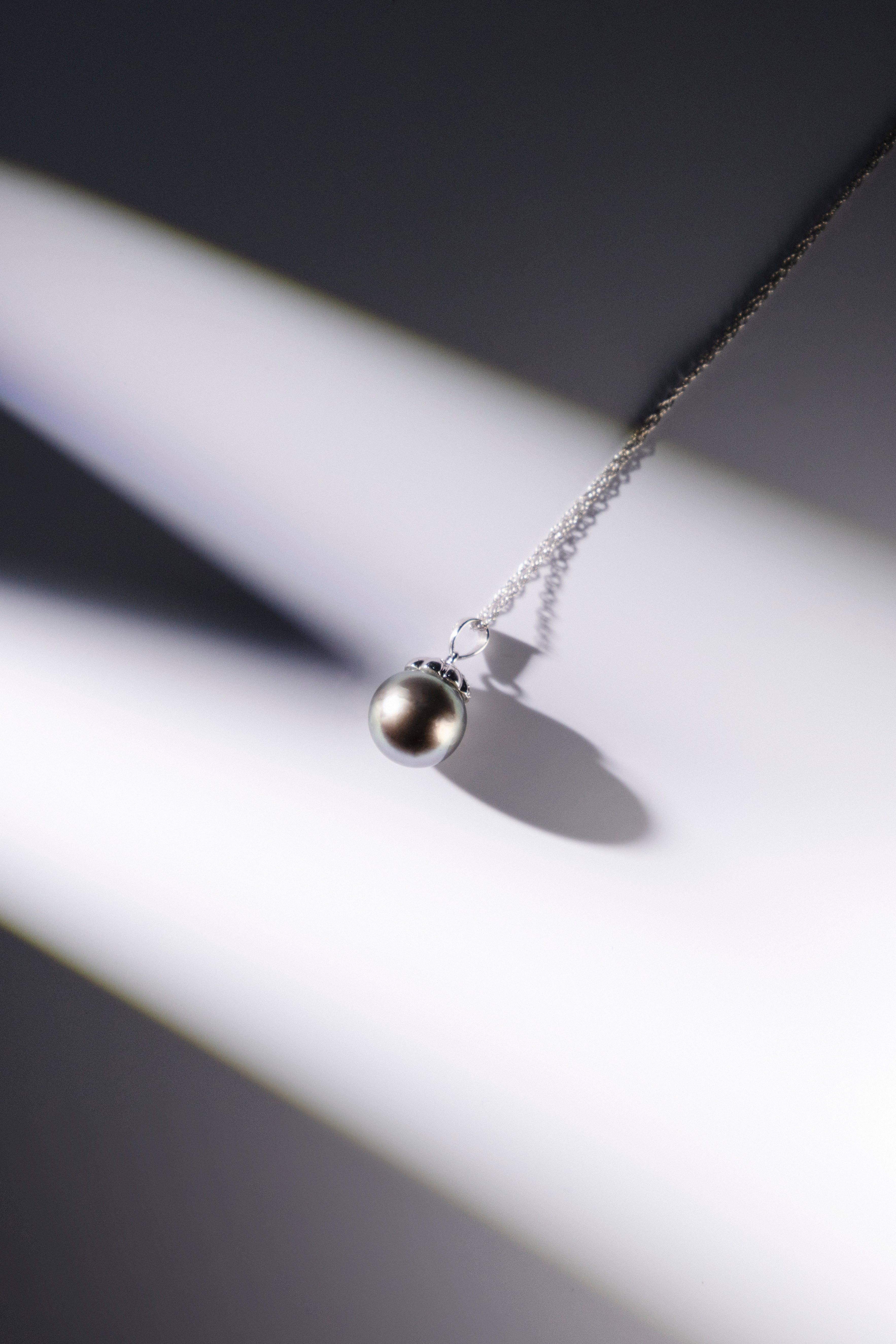 Collar Perla Tahití con diamantes en oro