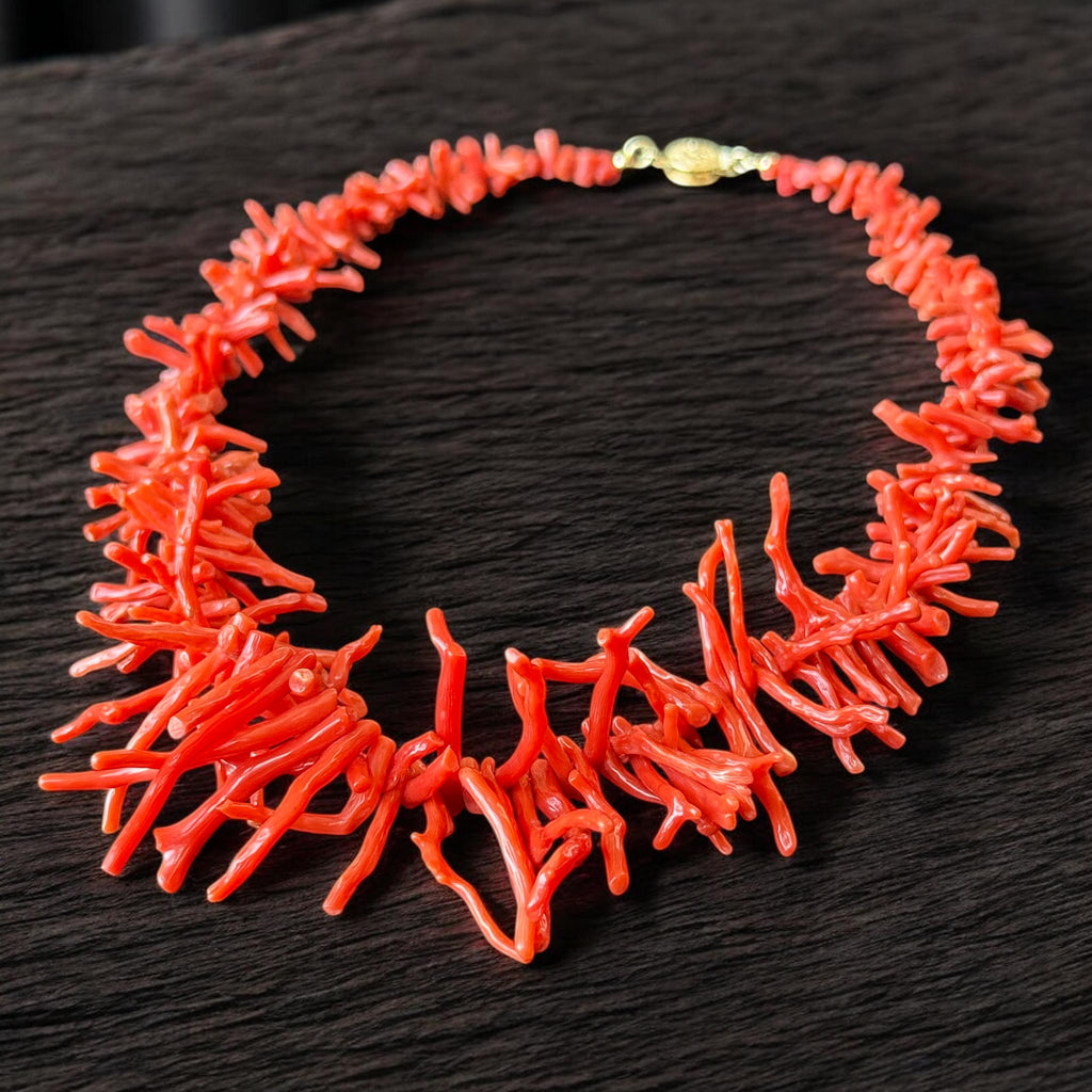 Collar de coral broche oro