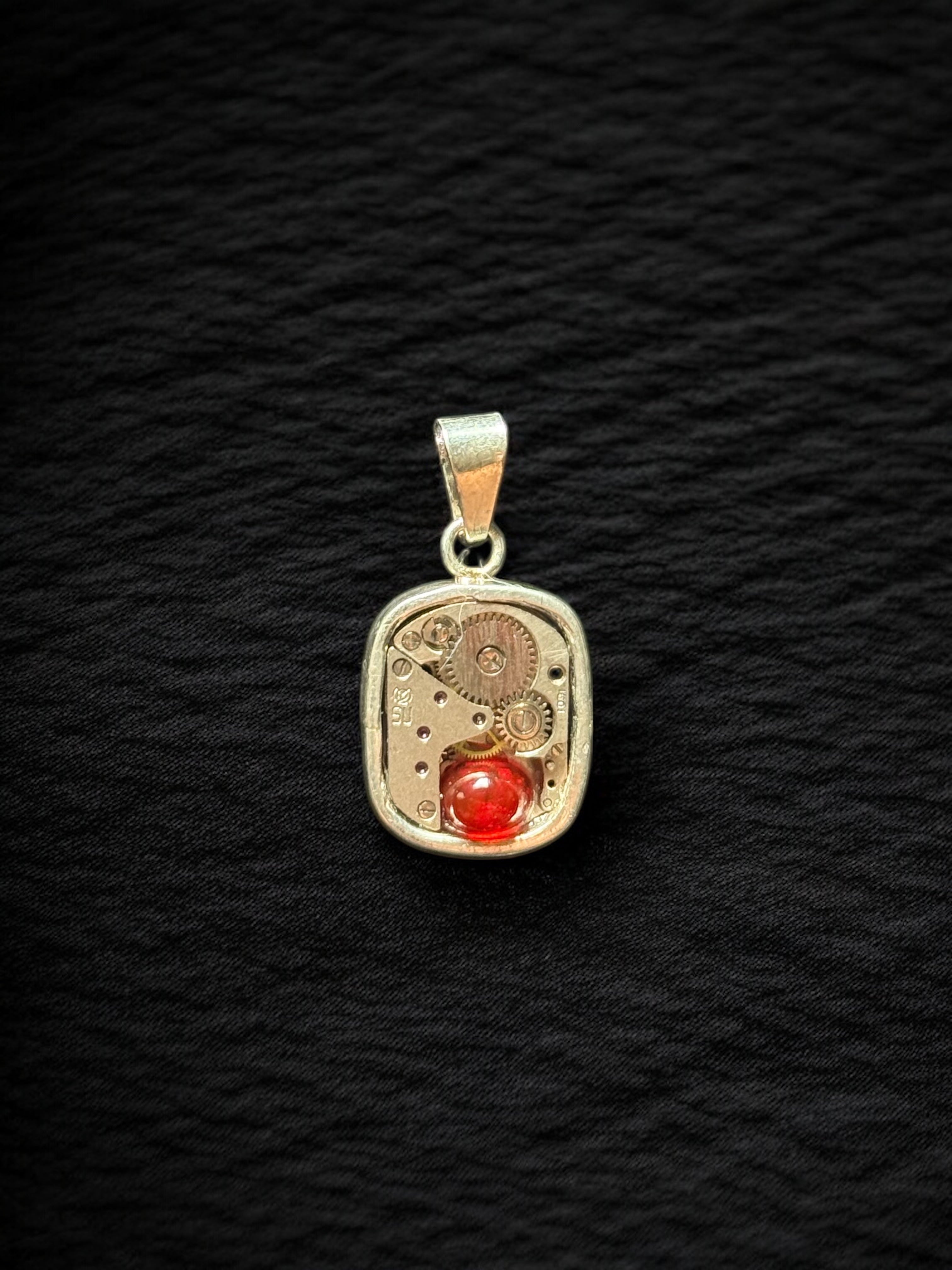 Dije reloj  Ópalo  de magdalena .3