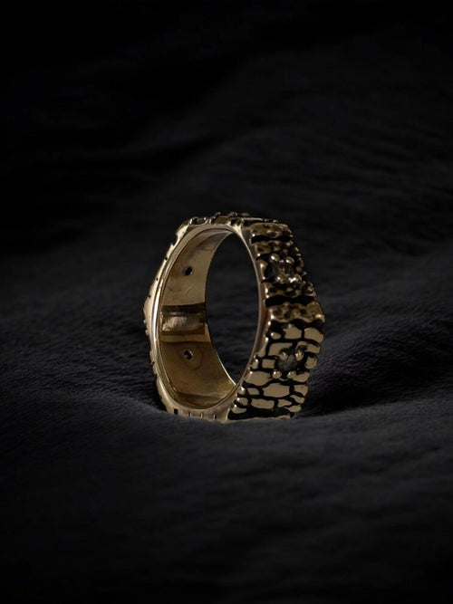 Anillo Sexto Lamento — Oro amarillo