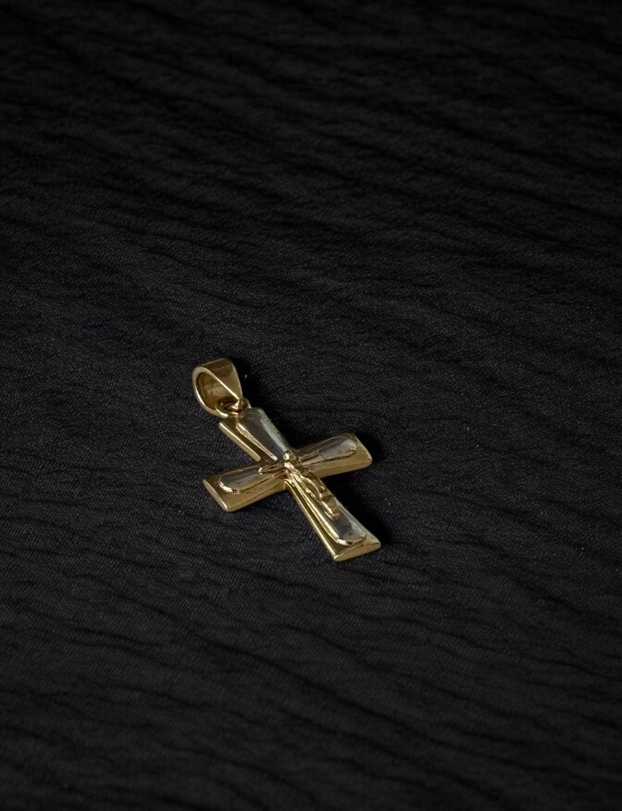 Cruz oro blanco y amarillo